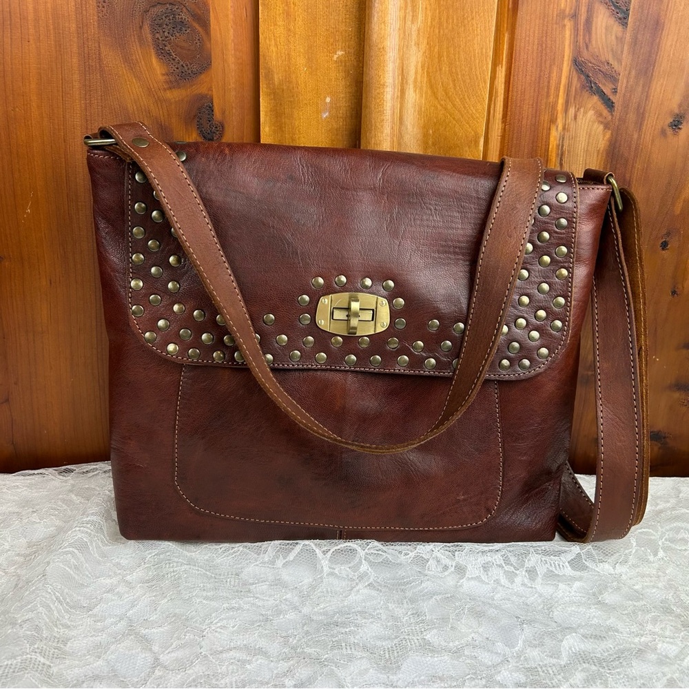 NEW Portugal Boutique Brown Soft Leather Studded Crossbody Bag Timeless Bohemian